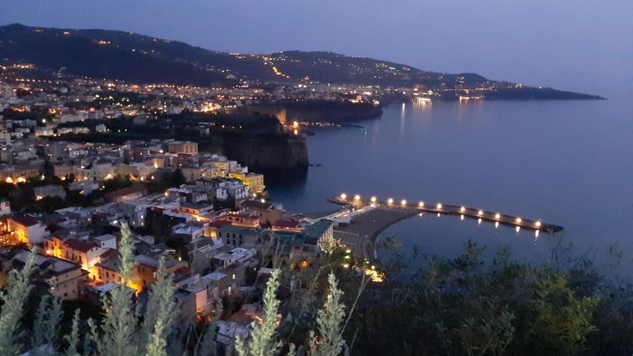 Bella Vista House-Sorrento Coast - Free Parking-Solarium Lägenhet Vico Equense Exteriör bild